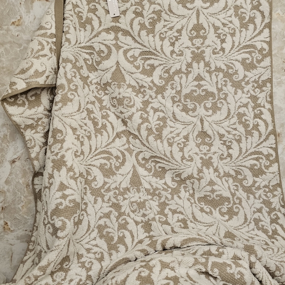 Alfred Sung 4 Piece Decorative Towel set - Picture 12 of 12